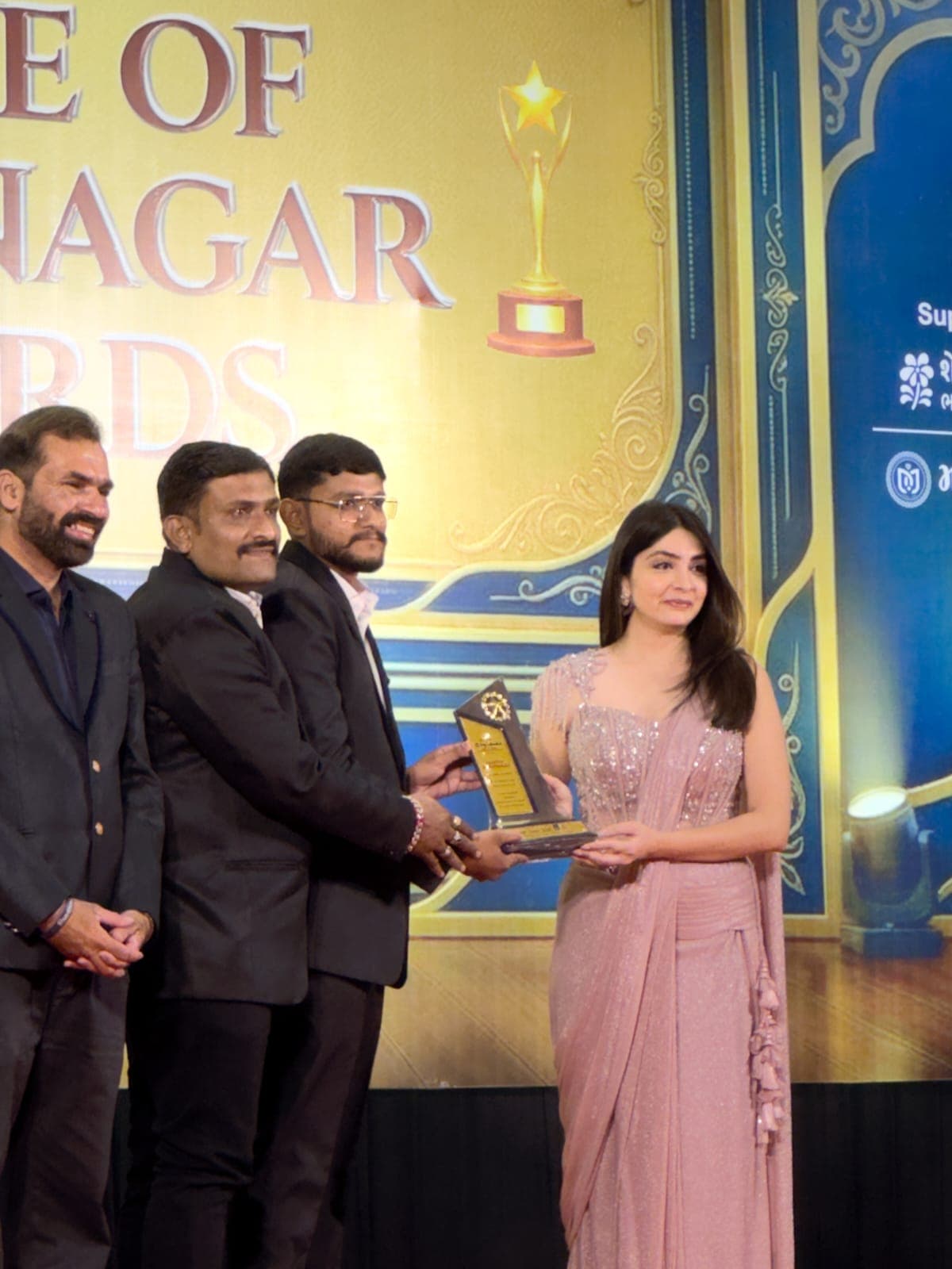 Award ceremony photo 1 - Global Solar 2.0