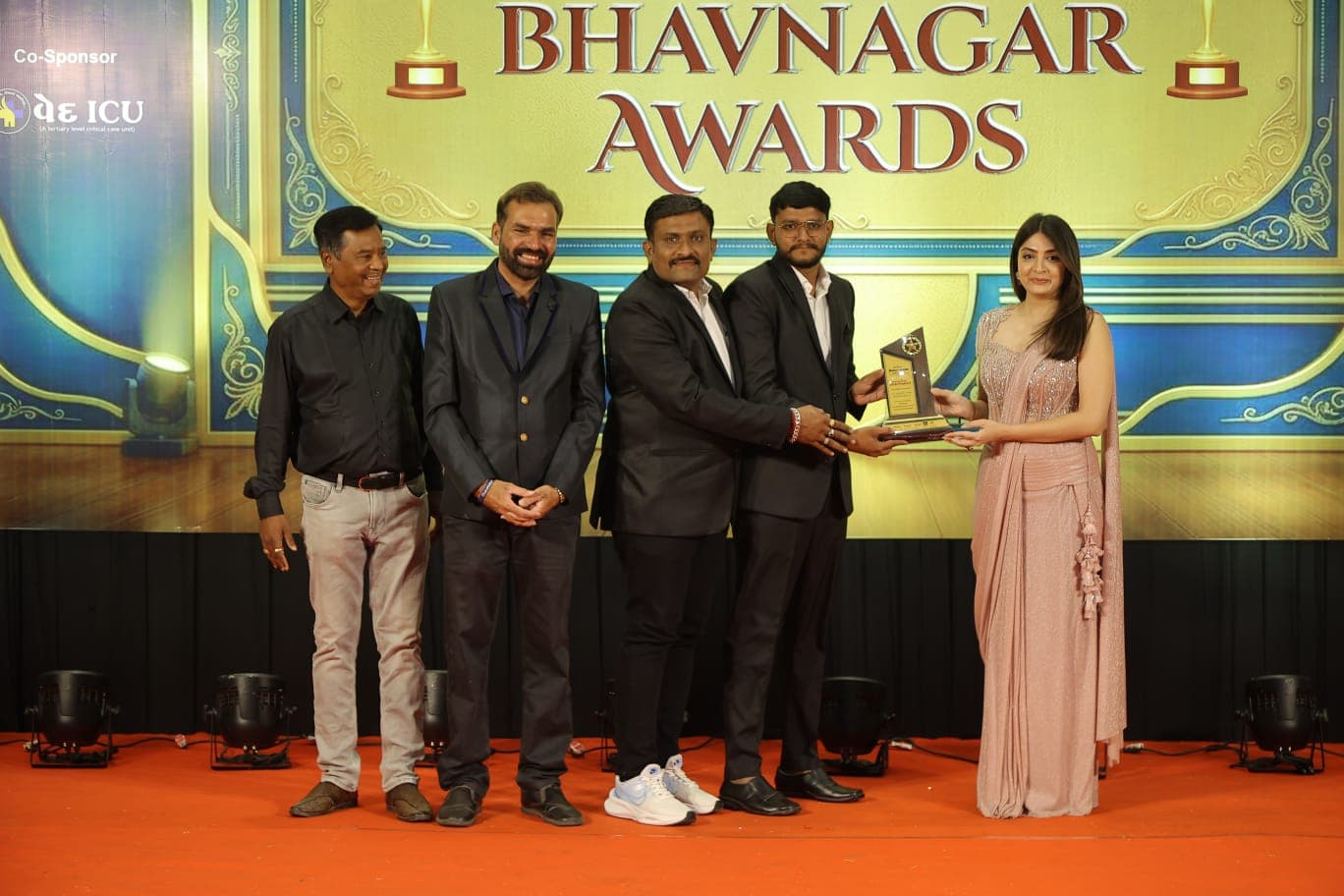 Award ceremony photo 3 - Global Solar 2.0